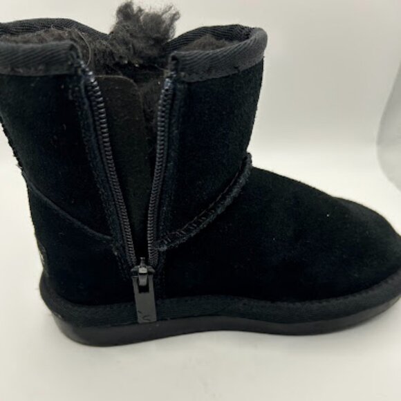 Koolaburra by Ugg 1090330 size 8 Toddlers VICTORIA SHORT BOOT Black Suede Bow - Picture 8 of 11